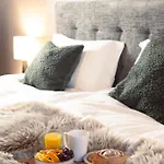 Lynora - Luxury Northern Lights With Jacuzzi & Lyngen Alps View Villa Indre Ravelseidet