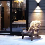 Villa Lynora - Luxury Northern Lights With Jacuzzi & Lyngen Alps View *