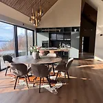 Lynora - Luxury Northern Lights With Jacuzzi & Lyngen Alps View * Indre Ravelseidet
