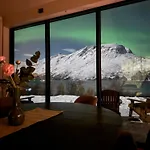 Lynora - Luxury Northern Lights With Jacuzzi & Lyngen Alps View Villa Indre Ravelseidet