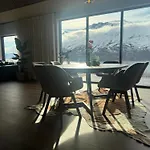 Lynora - Luxury Northern Lights With Jacuzzi & Lyngen Alps View *