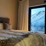 Lynora - Luxury Northern Lights With Jacuzzi & Lyngen Alps View * Indre Ravelseidet
