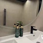 Lynora - Luxury Northern Lights With Jacuzzi & Lyngen Alps View