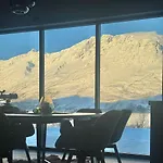 Villa Lynora - Luxury Northern Lights With Jacuzzi & Lyngen Alps View *