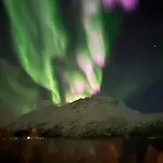 Lynora - Luxury Northern Lights With Jacuzzi & Lyngen Alps View Villa Indre Ravelseidet