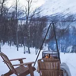 Lynora - Luxury Northern Lights With Jacuzzi & Lyngen Alps View Villa *