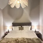 Lynora - Luxury Northern Lights With Jacuzzi & Lyngen Alps View *