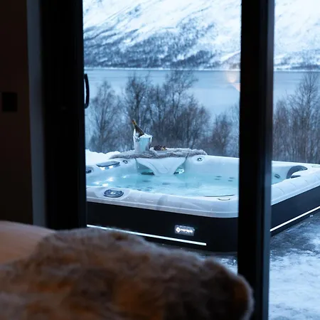Lynora - A Private Fjord Retreat *