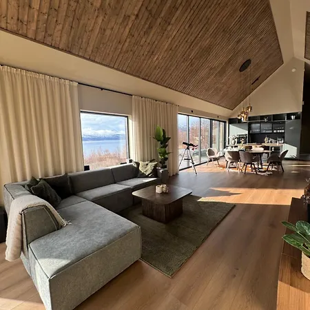 Lynora - A Private Fjord Retreat Villa