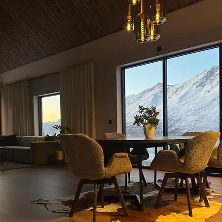 Lynora - A Private Fjord Retreat Villa *