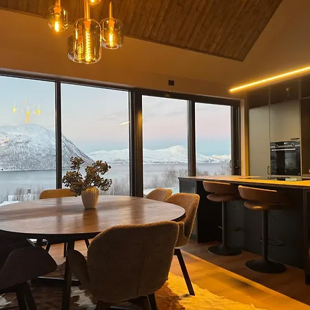 Villa Lynora - A Private Fjord Retreat Indre Ravelseidet
