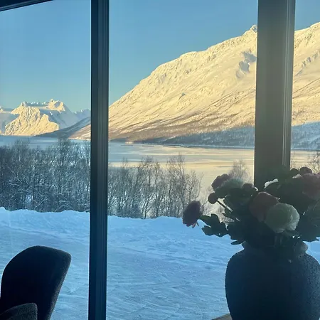 Villa Lynora - A Private Fjord Retreat Indre Ravelseidet