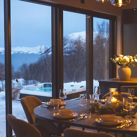 Lynora - A Private Fjord Retreat Villa