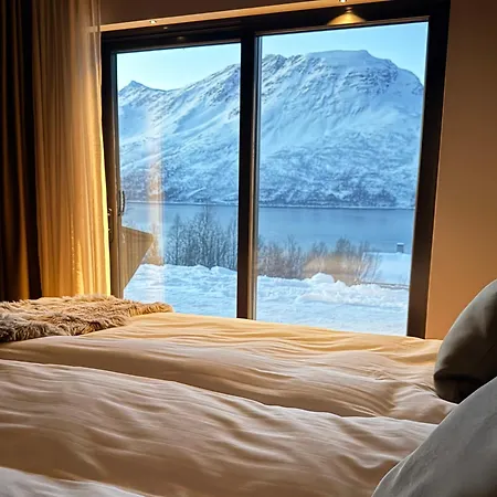 Villa Lynora - A Private Fjord Retreat *
