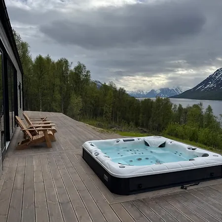 Villa Lynora - A Private Fjord Retreat *