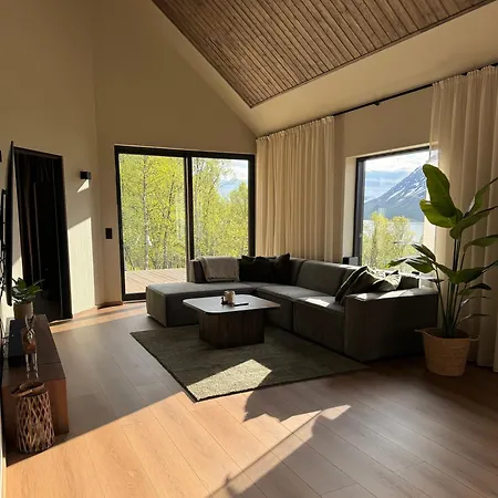 Lynora - A Private Fjord Retreat *