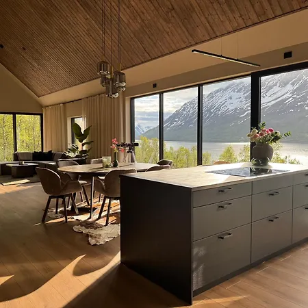 Lynora Lodge - Private Fjord Villa With Sauna & Jacuzzi Villa *