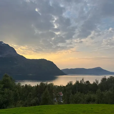 Lynora Lodge - Private Fjord Villa With Sauna & Jacuzzi Villa Indre Ravelseidet