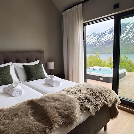 Lynora Lodge - Private Fjord Villa With Sauna & Jacuzzi Villa Indre Ravelseidet